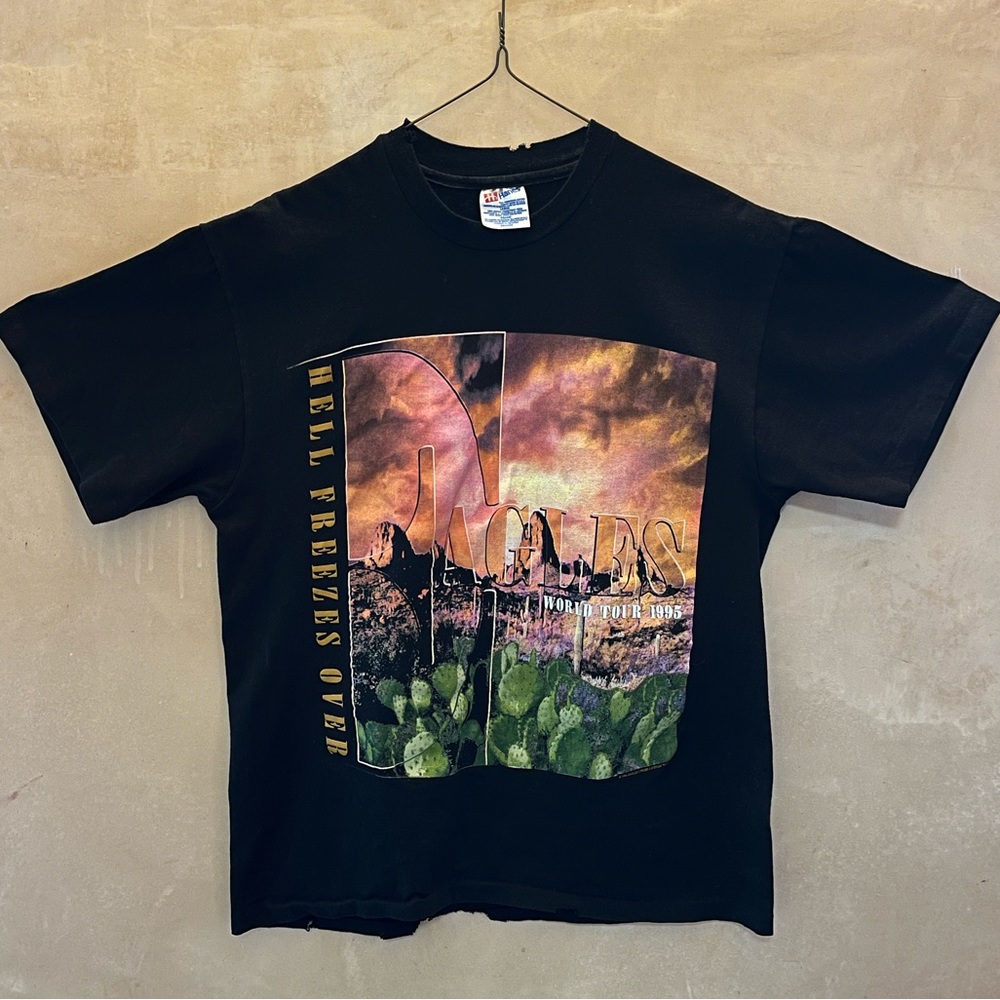 Vintage 1995 Eagles Hell Freezes Over Tour 
Black Double Sided Desert Tee Shirt